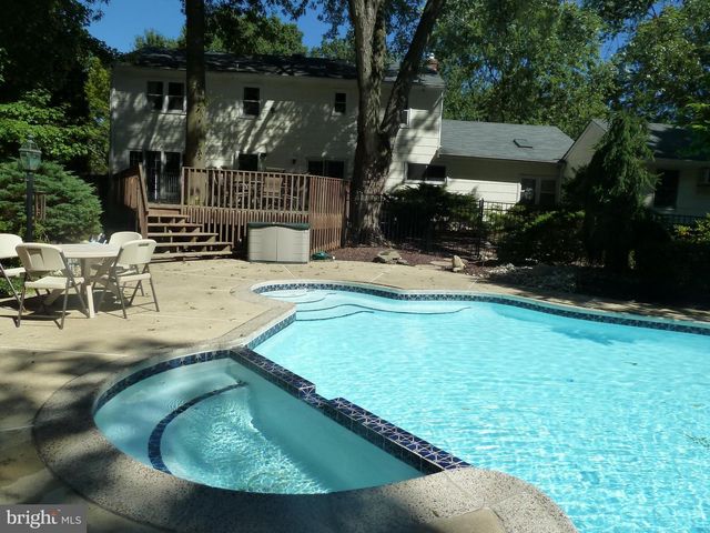 4 HAWK DR E, Princeton Junction, NJ 08550
