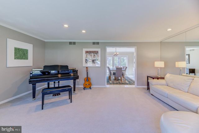 4 HAWK DR E, Princeton Junction, NJ 08550