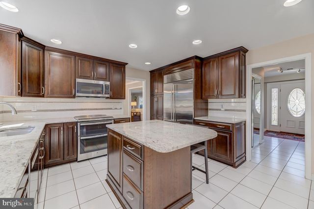 4 HAWK DR E, Princeton Junction, NJ 08550