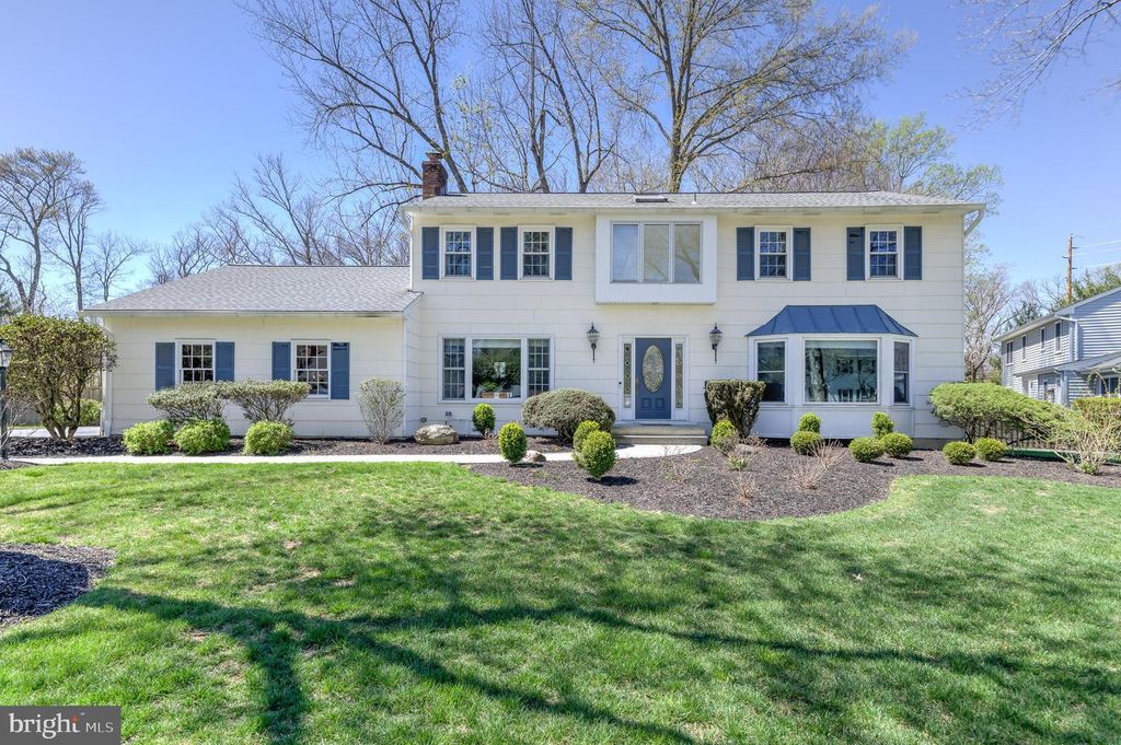 4 HAWK DR E, Princeton Junction, NJ 08550