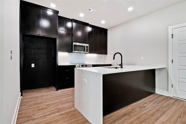 485 S Happy Hollow Road, Fayetteville, AR 72701