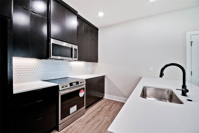 485 S Happy Hollow Road, Fayetteville, AR 72701