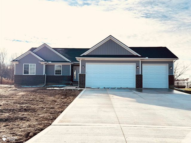 8341 Peninsula Circle, Grand Blanc, MI 48439