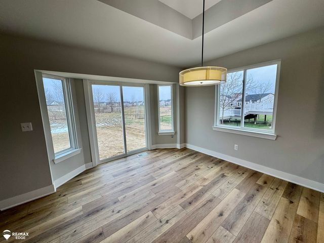 8341 Peninsula Circle, Grand Blanc, MI 48439