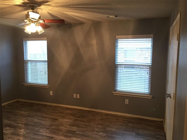 307 Quail Crossing Drive, Sanger, TX 76266