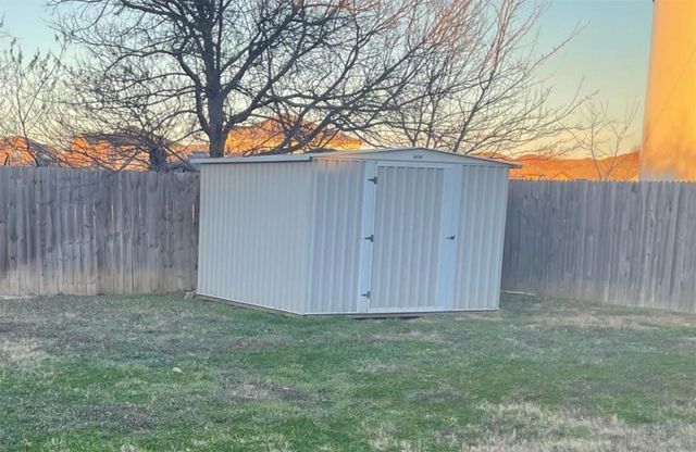 307 Quail Crossing Drive, Sanger, TX 76266