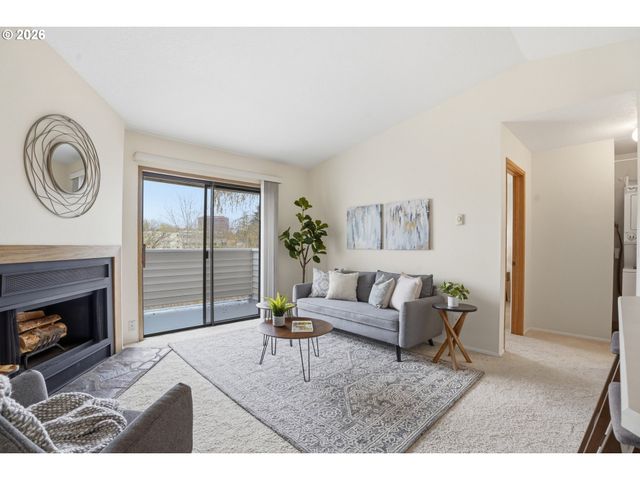 11040 Sw GREENBURG Rd 311, Tigard, OR 97223