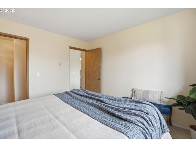 11040 Sw GREENBURG Rd 311, Tigard, OR 97223