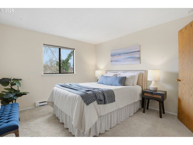 11040 Sw GREENBURG Rd 311, Tigard, OR 97223