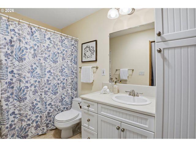 11040 Sw GREENBURG Rd 311, Tigard, OR 97223