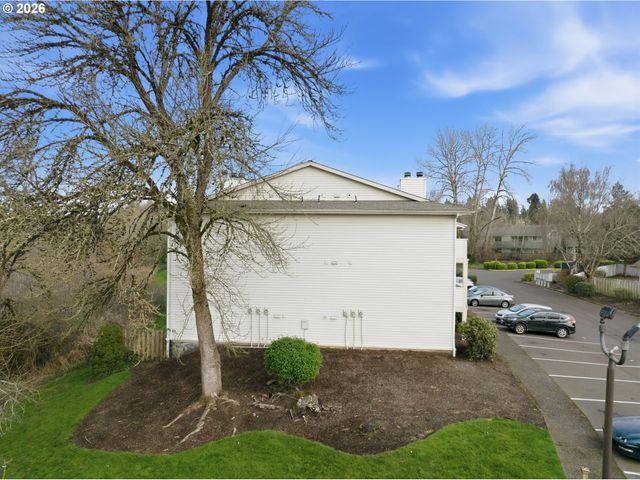 11040 Sw GREENBURG Rd 311, Tigard, OR 97223