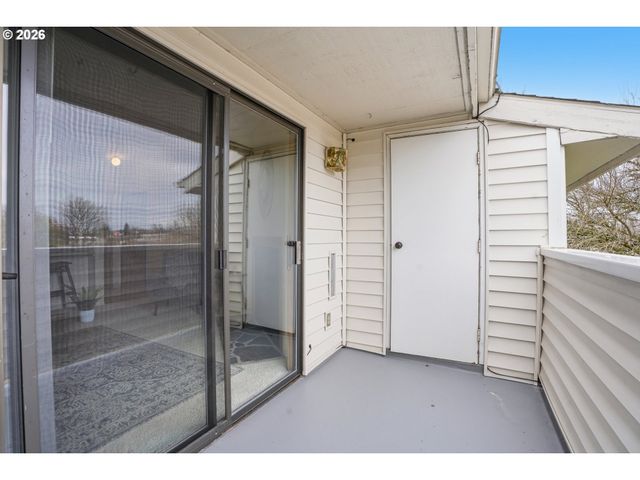 11040 Sw GREENBURG Rd 311, Tigard, OR 97223