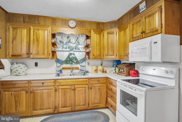 2740 ENOLA RD, Carlisle, PA 17015