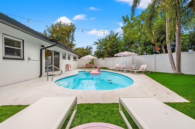 3755 BEACH DRIVE SE, St Petersburg, FL 33705