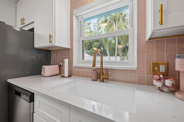 3755 BEACH DRIVE SE, St Petersburg, FL 33705