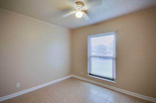 2410 21st Avenue N, Texas City, TX 77590