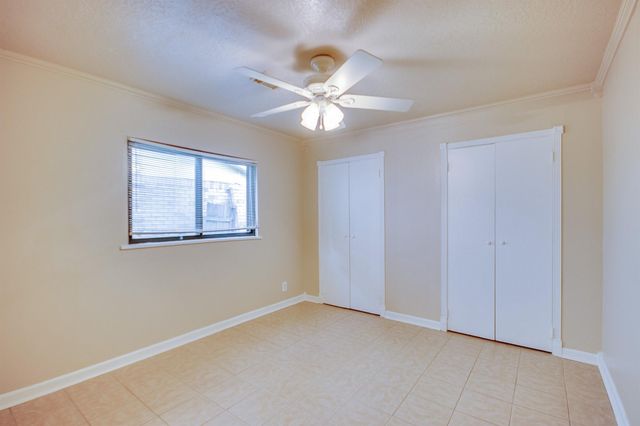 2410 21st Avenue N, Texas City, TX 77590