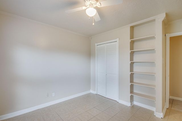 2410 21st Avenue N, Texas City, TX 77590