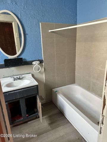 1922 Rowan St, Louisville, KY 40203