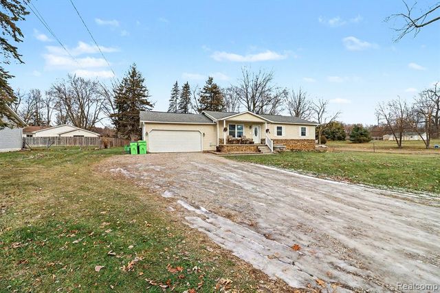6561 Bennett Lake Road, Fenton, MI 48430