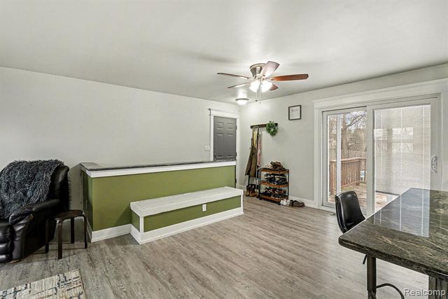 6561 Bennett Lake Road, Fenton, MI 48430