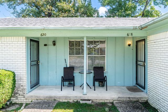 618 & 620 Newcastle Dr, Sherwood, AR 72120