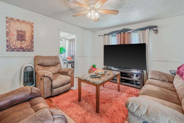618 & 620 Newcastle Dr, Sherwood, AR 72120