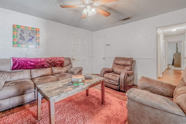 618 & 620 Newcastle Dr, Sherwood, AR 72120