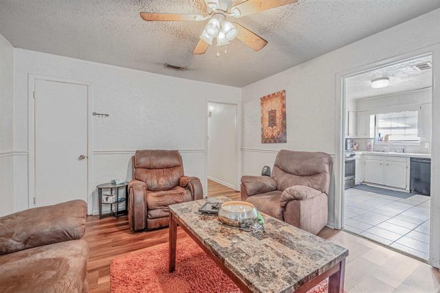 618 & 620 Newcastle Dr, Sherwood, AR 72120