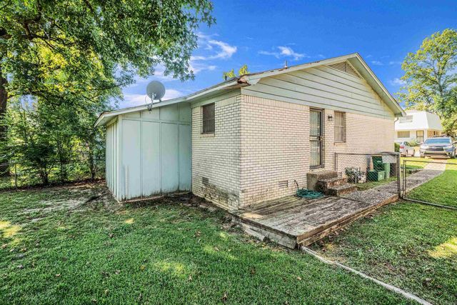 618 & 620 Newcastle Dr, Sherwood, AR 72120
