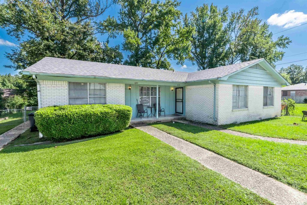 618 & 620 Newcastle Dr, Sherwood, AR 72120