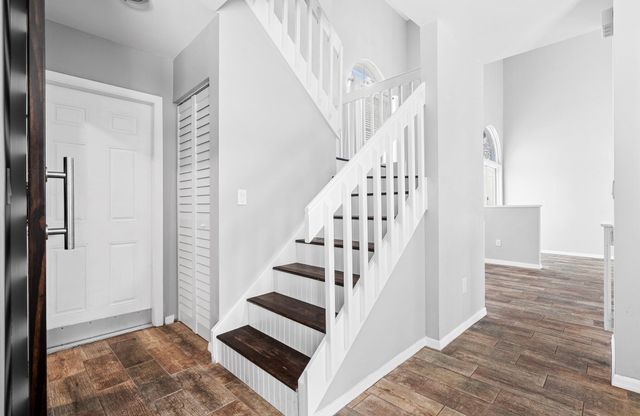 601 Lakeshore Terrace, Davie, FL 33325