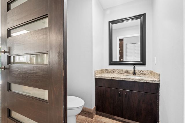 601 Lakeshore Terrace, Davie, FL 33325