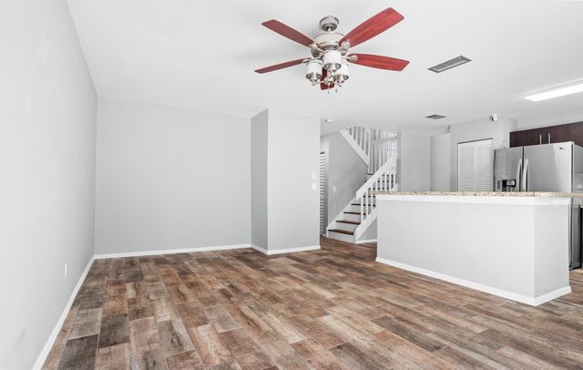 601 Lakeshore Terrace, Davie, FL 33325