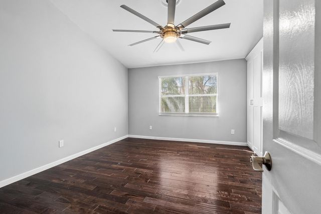 601 Lakeshore Terrace, Davie, FL 33325