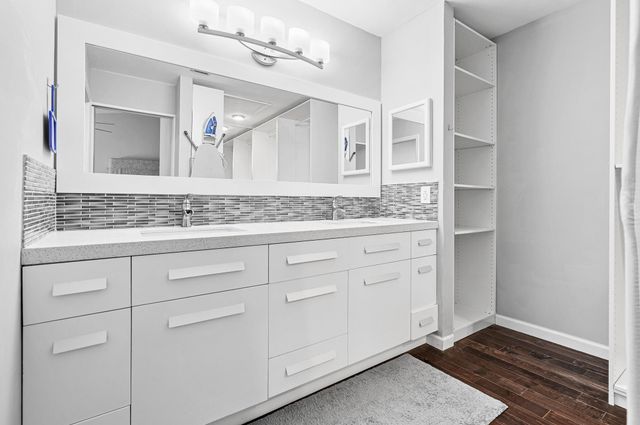 601 Lakeshore Terrace, Davie, FL 33325