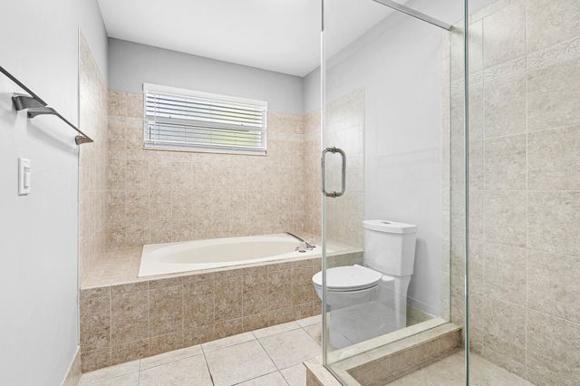 601 Lakeshore Terrace, Davie, FL 33325