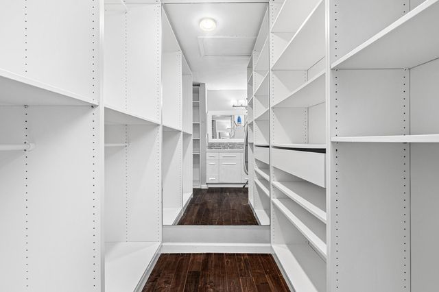 601 Lakeshore Terrace, Davie, FL 33325