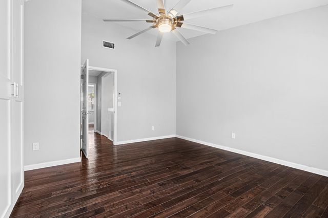 601 Lakeshore Terrace, Davie, FL 33325