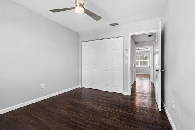 601 Lakeshore Terrace, Davie, FL 33325