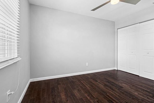 601 Lakeshore Terrace, Davie, FL 33325