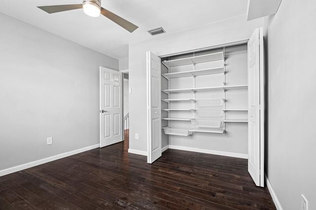 601 Lakeshore Terrace, Davie, FL 33325