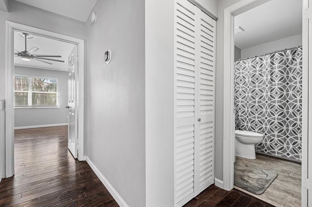 601 Lakeshore Terrace, Davie, FL 33325