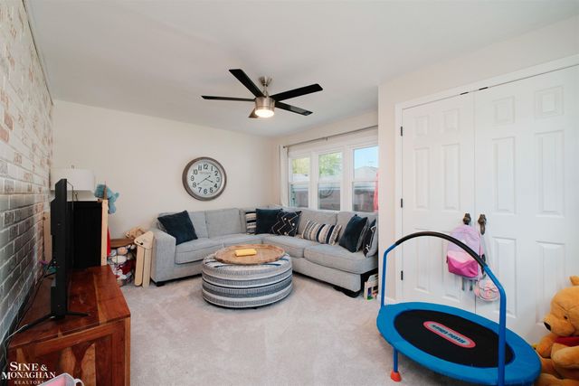 1412 Brys Drive, Grosse Pointe Woods, MI 48236