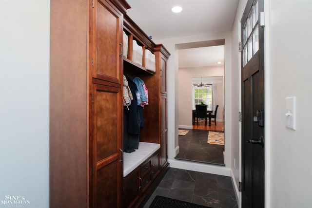 1412 Brys Drive, Grosse Pointe Woods, MI 48236