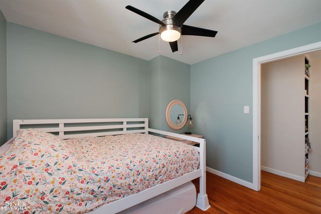 1412 Brys Drive, Grosse Pointe Woods, MI 48236