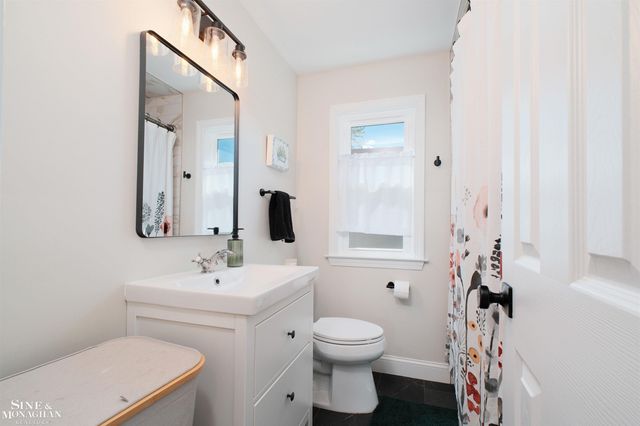 1412 Brys Drive, Grosse Pointe Woods, MI 48236
