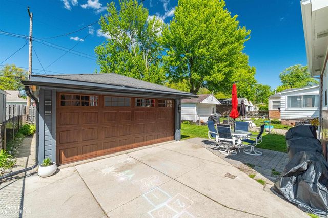 1412 Brys Drive, Grosse Pointe Woods, MI 48236