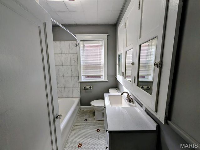 5825 Goener Avenue 2F, St Louis, MO 63116