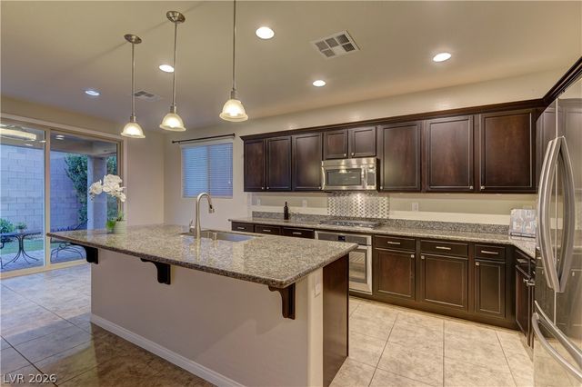 9667 Treeline Run Avenue, Las Vegas, NV 89166